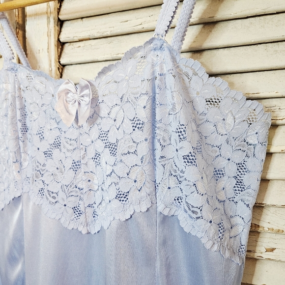 Vintage 80s Baby Blue Shortie Slip With Lace Trim Samll/Medium - Picture 4 of 10